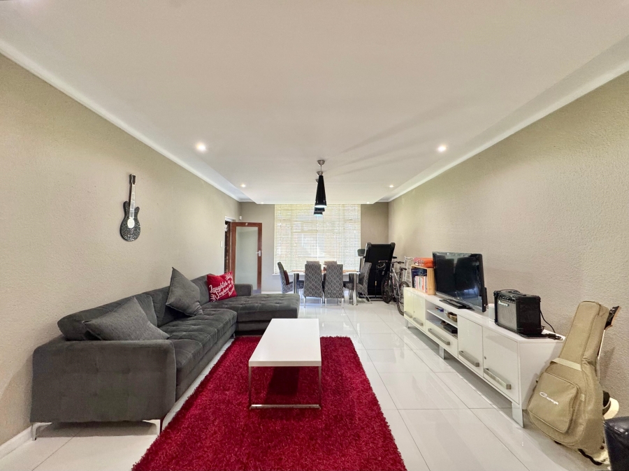 2 Bedroom Property for Sale in Kenilworth Western Cape
